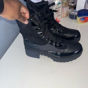 Combat boots